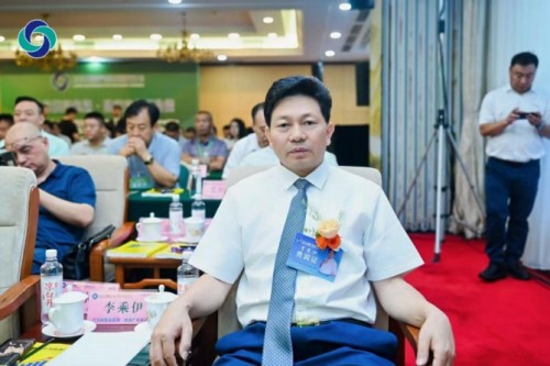 承彝医武根脉 传岐黄仁心——专访当代中医创新领军人李乘伊教授